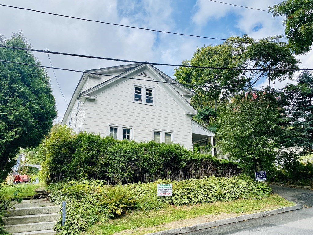 5 Tennyson Street Worcester, MA 01610 - Photo 3 of 31