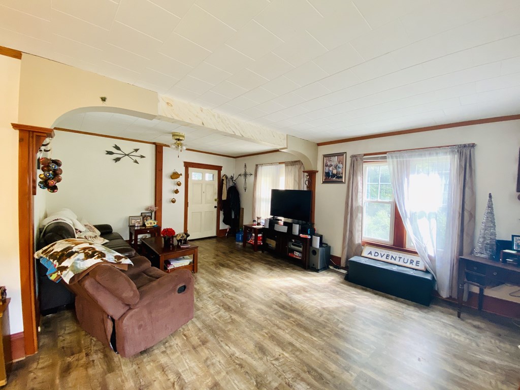5 Tennyson Street Worcester, MA 01610 - Photo 5 of 31