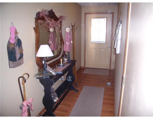 1631 Murphy Court Springfield, OH 45503 - Photo 3 of 18