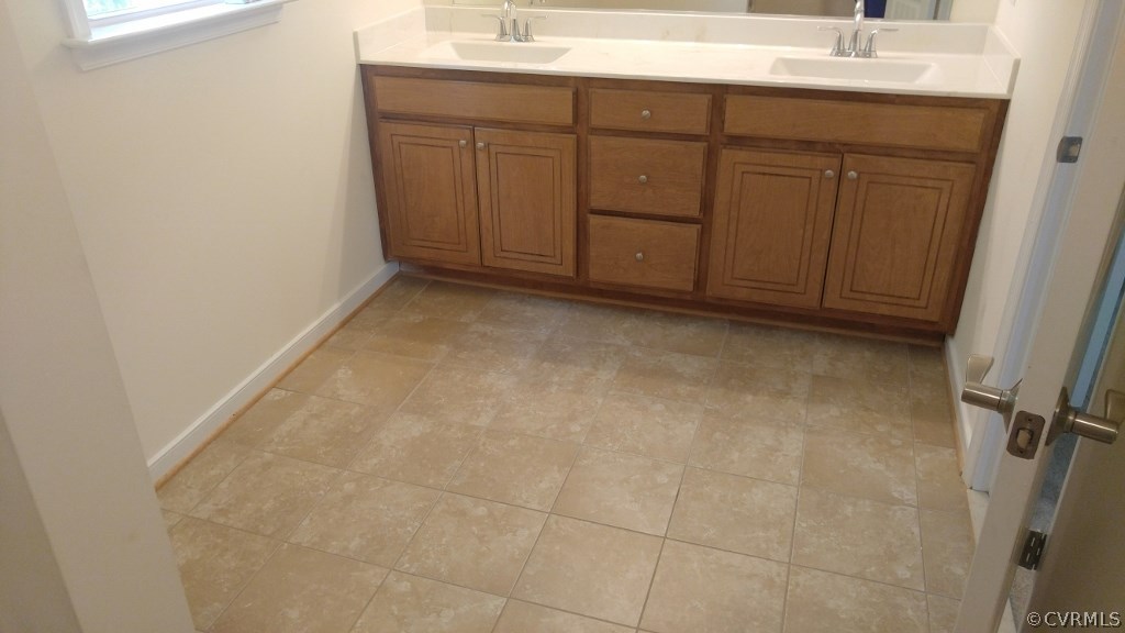 6200 Round Rock Road Chesterfield, VA 23838 - Photo 19 of 37 Master bath