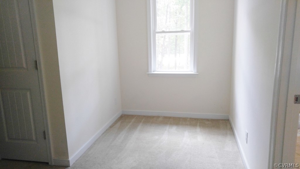 6200 Round Rock Road Chesterfield, VA 23838 - Photo 31 of 37 Hall nook upstairs great for seating or small desk
