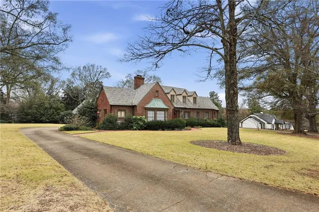 $1,575,000 | 511 Dixon Drive, Gainesville, GA 30501