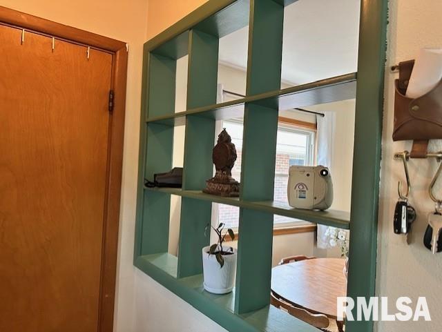 1721 West Iles Avenue Springfield, IL 62704 - Photo 9 of 44