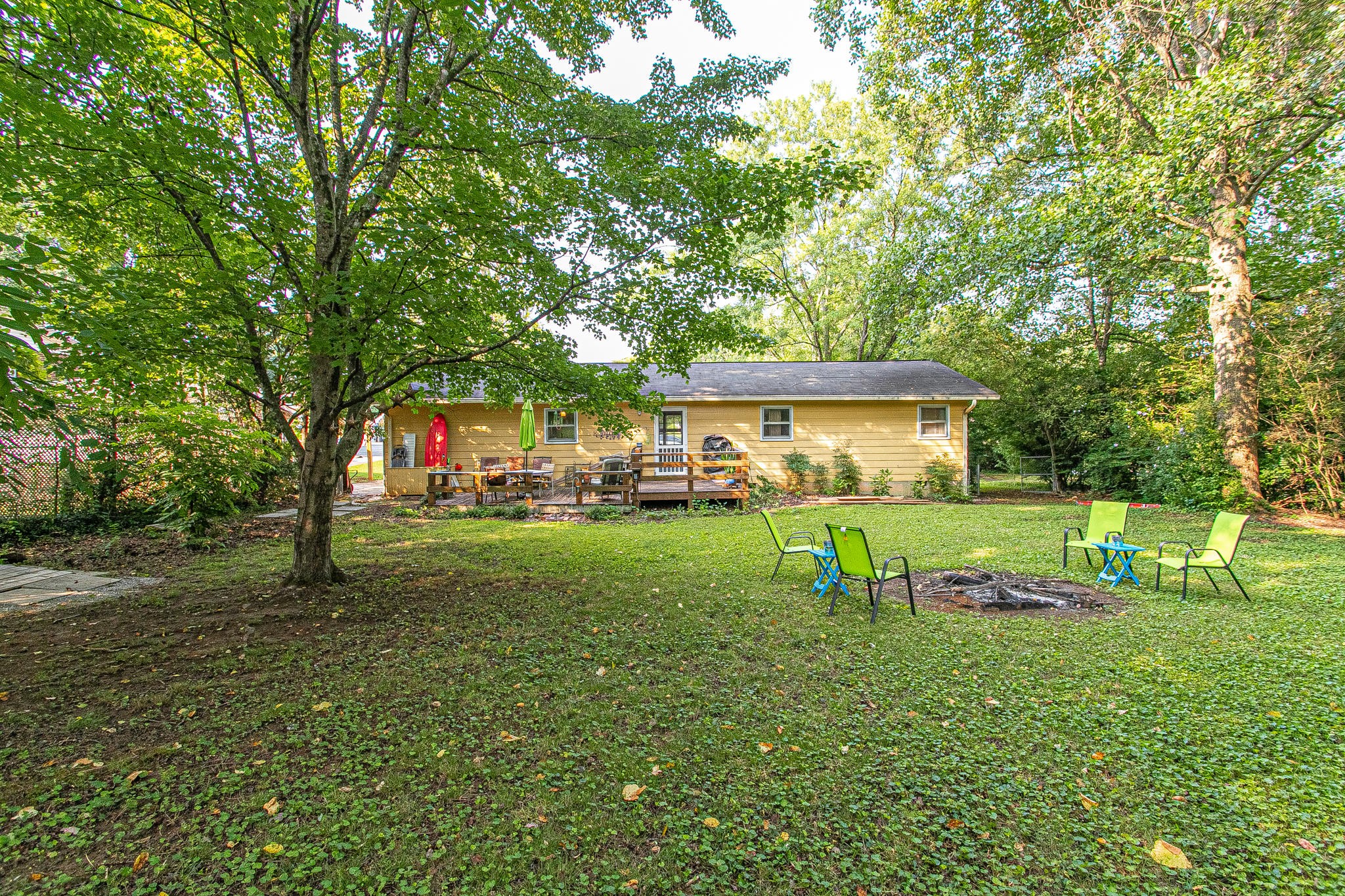 4409 Deerfield Road Knoxville, TN 37921 - Photo 39 of 40 a front view of a house with garden