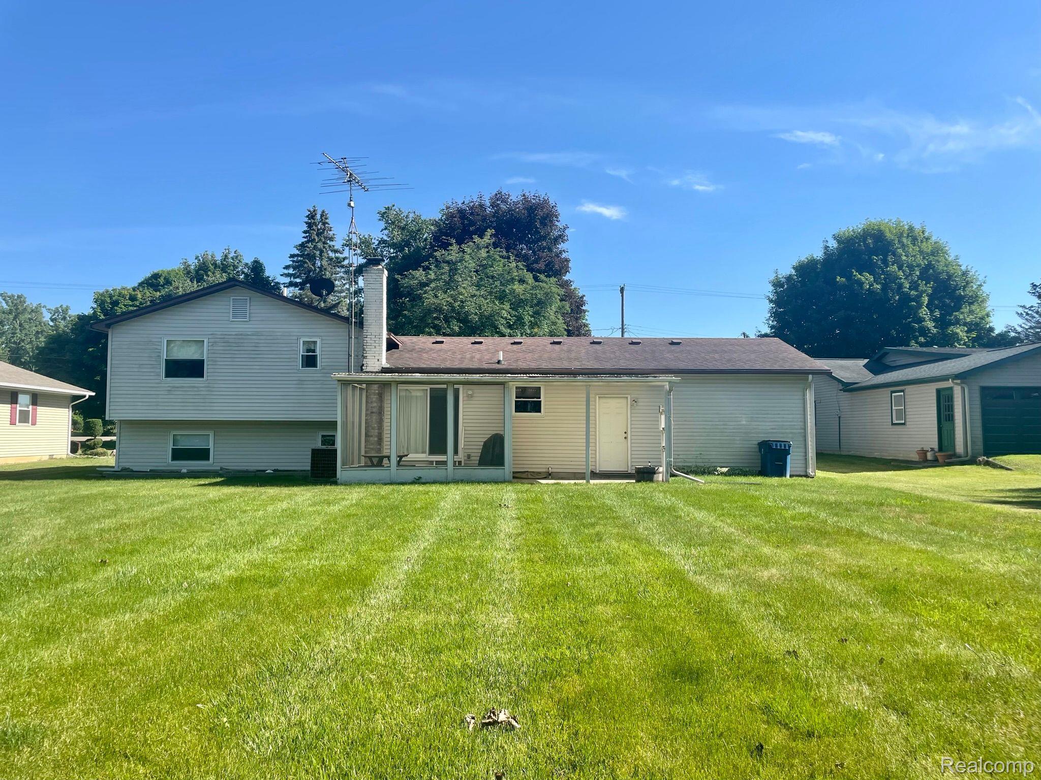 2044 Reid Road Flint, MI 48507 - Photo 8 of 51 Gallery Image 8