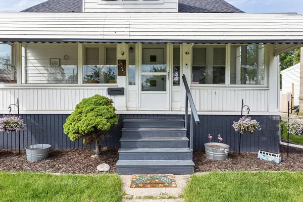 $2,200 | 22713 Lanse Street, St. Clair Shores, MI 48081