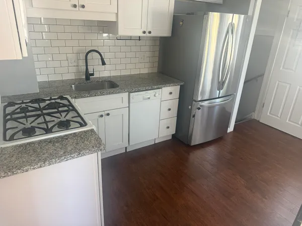 $2,200 | 22713 Lanse Street, St. Clair Shores, MI 48081