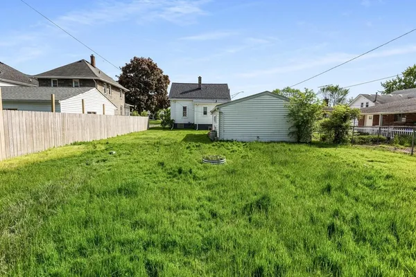 $2,000 | 22713 Lanse Street, St. Clair Shores, MI 48081