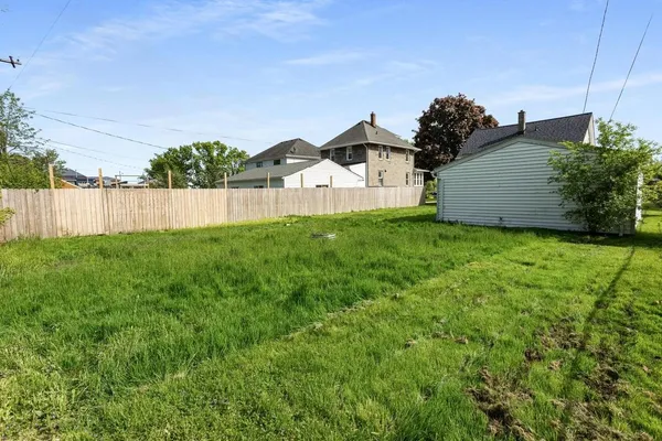 $2,000 | 22713 Lanse Street, St. Clair Shores, MI 48081