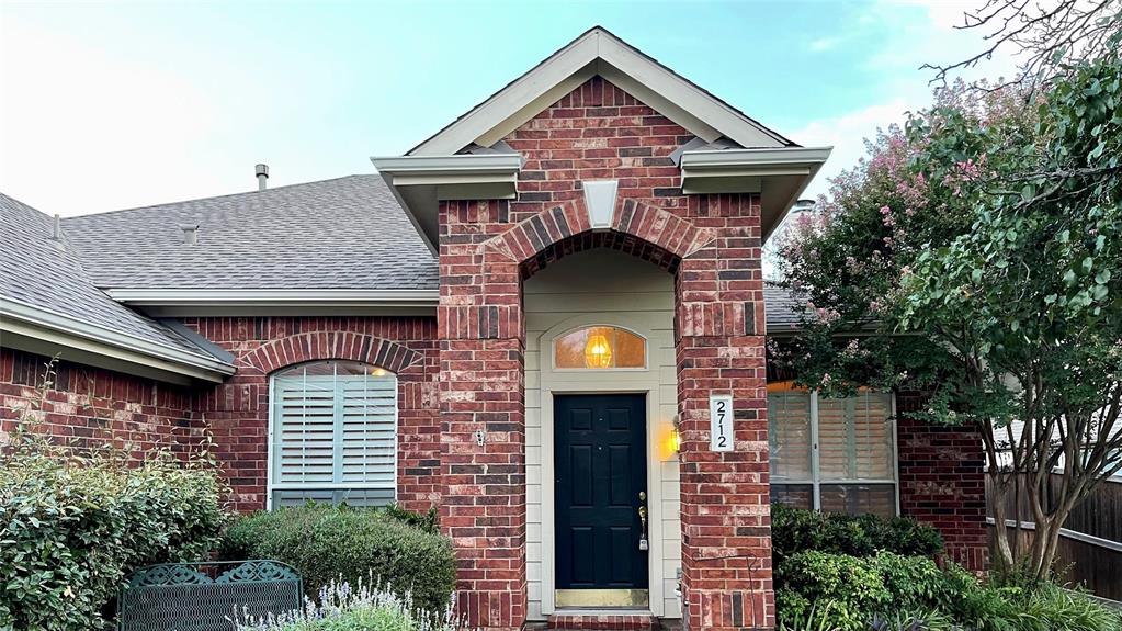 2712 Hereford Road Denton, TX 76210 - Photo 4 of 36