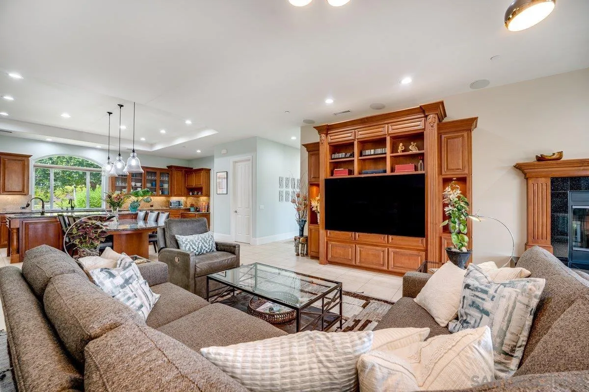 2860 Via Rancheros Way Fallbrook, CA 92028 - Photo 17 of 74