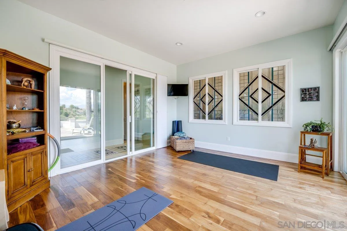 2860 Via Rancheros Way Fallbrook, CA 92028 - Photo 23 of 74