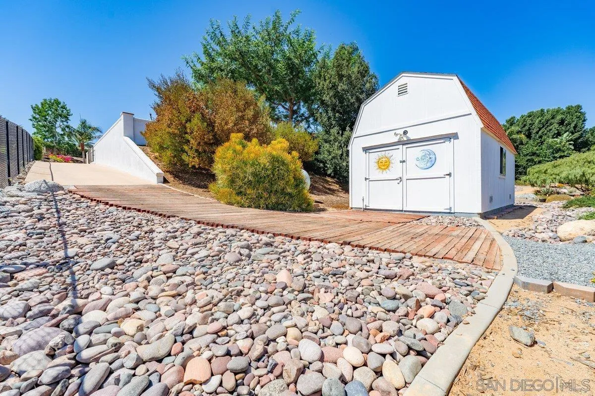 2860 Via Rancheros Way Fallbrook, CA 92028 - Photo 61 of 74