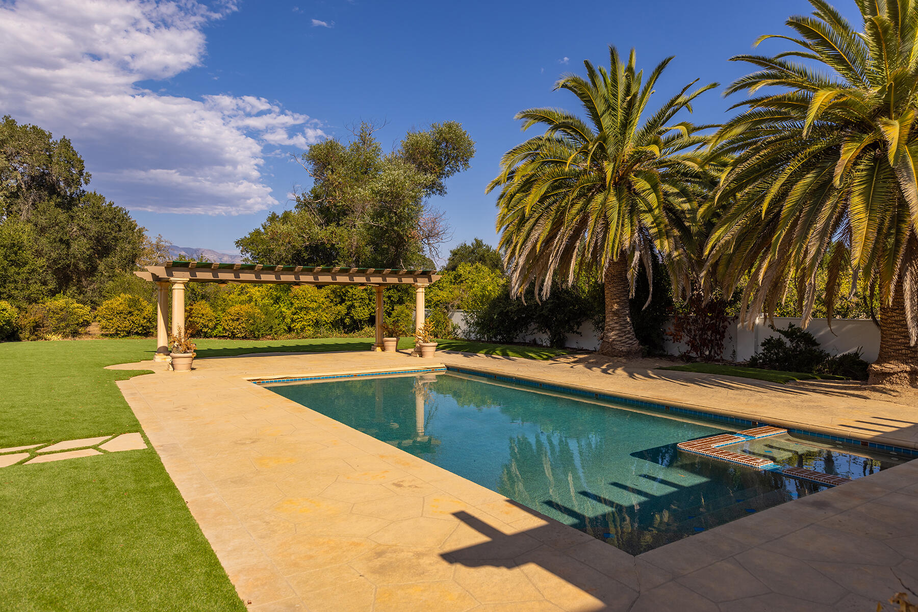 1000 Shokat Drive Ojai, CA 93023 - Photo 22 of 55 a view of swimming pool with a table and chairs