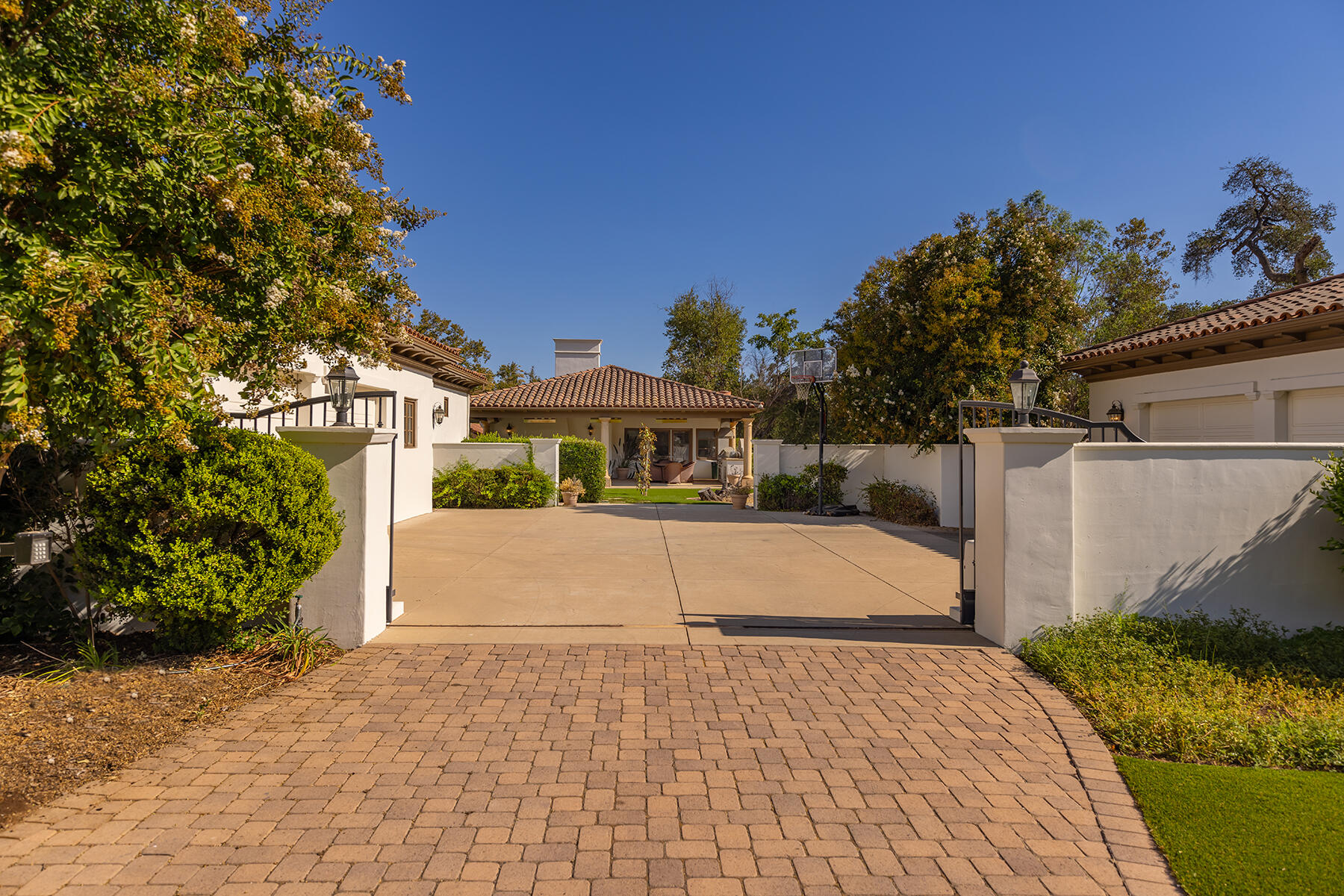 1000 Shokat Drive Ojai, CA 93023 - Photo 40 of 55 a view of a house with a yard