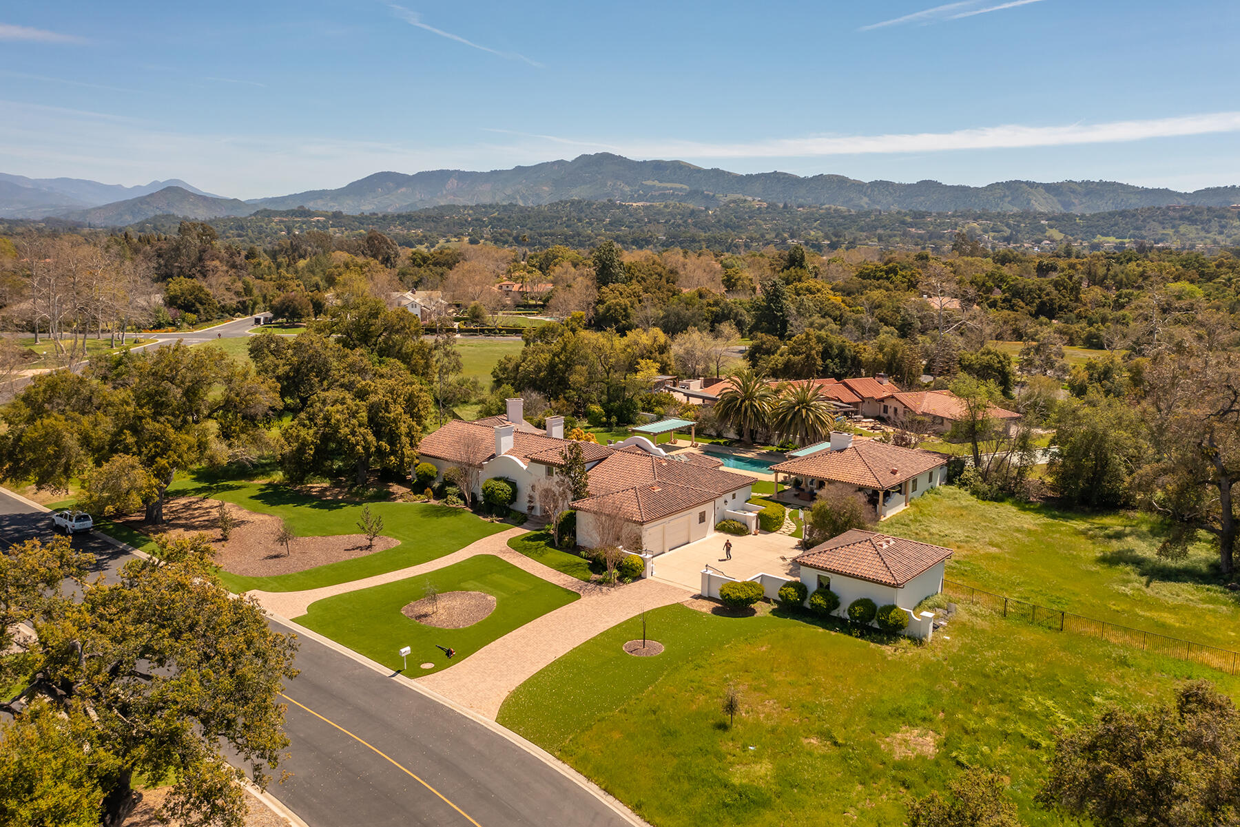 1000 Shokat Drive Ojai, CA 93023 - Photo 48 of 55 a view of a city with mountains in the background