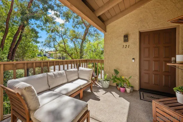 $735,000 | 11896 Paseo Lucido, Unit 121, San Diego, CA 92128