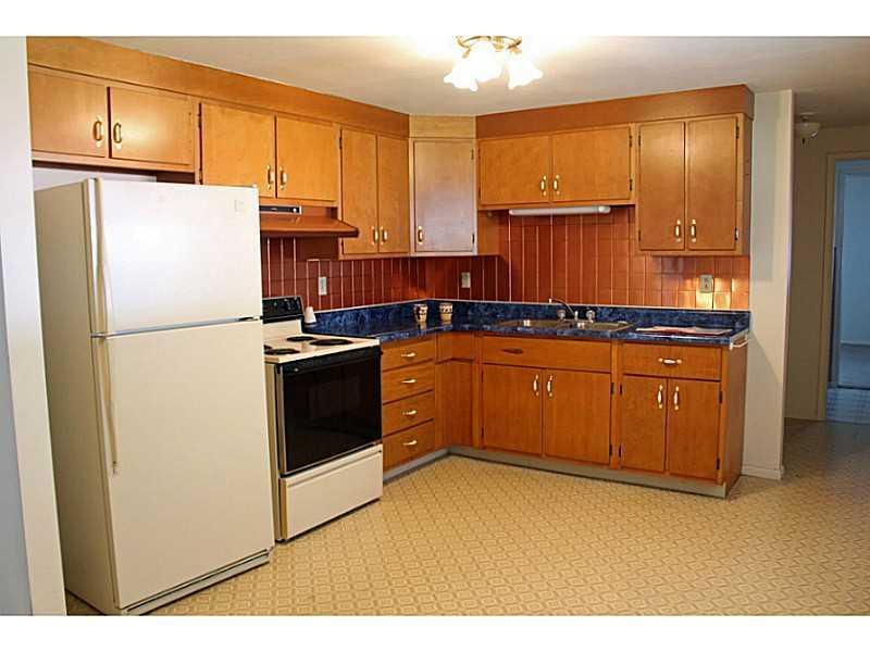 2908 Cavins Drive Springfield, OH 45503 - Photo 3 of 20