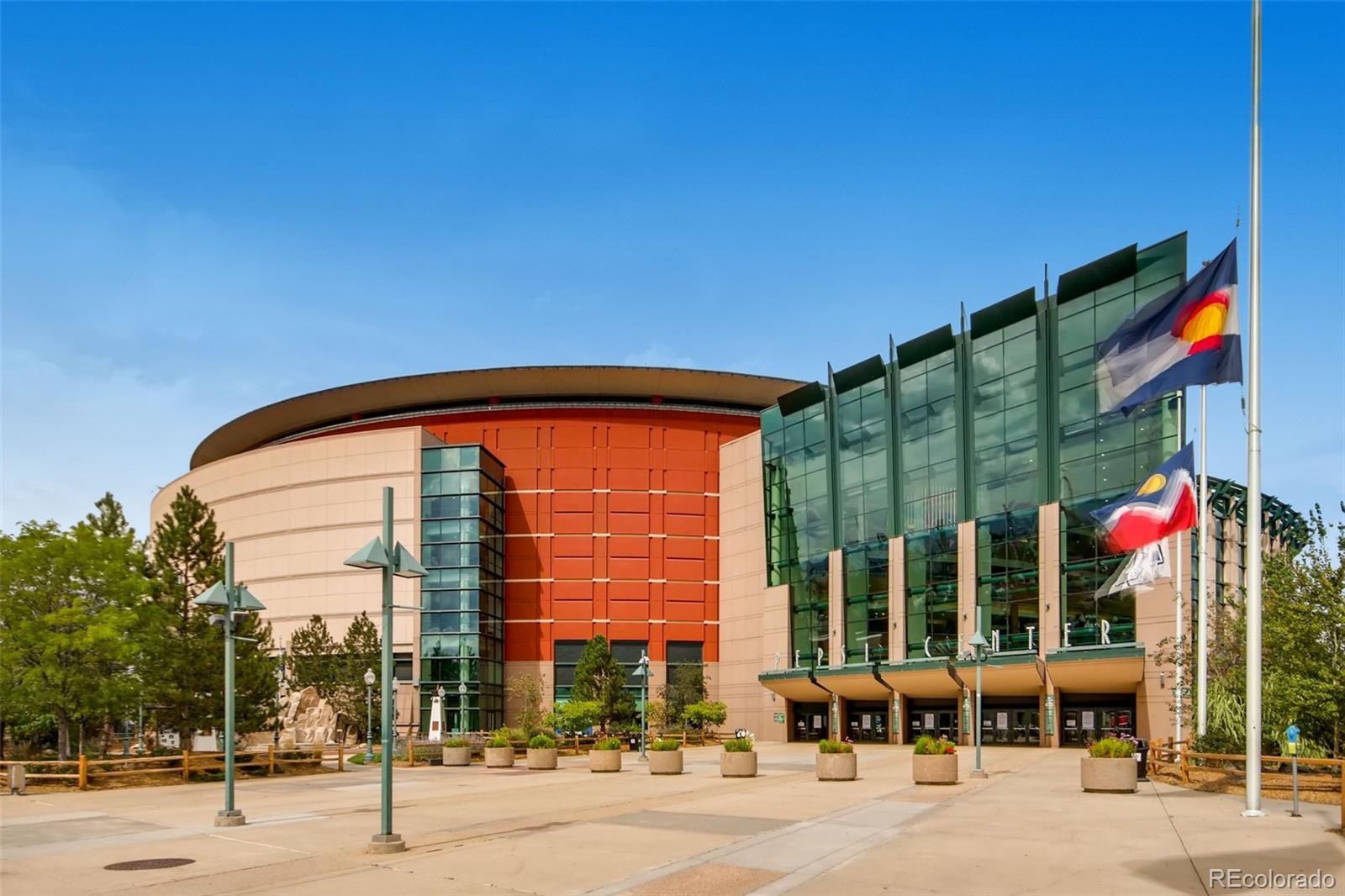 1449 Wynkoop Street, Unit 506 Denver, CO 80202 - Photo 38 of 39 a view of a building with a backyard