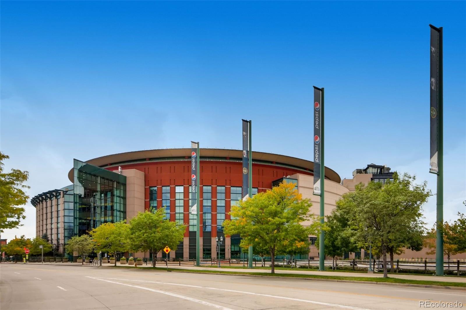 1449 Wynkoop Street, Unit 506 Denver, CO 80202 - Photo 39 of 39 a front view of a building with a garden