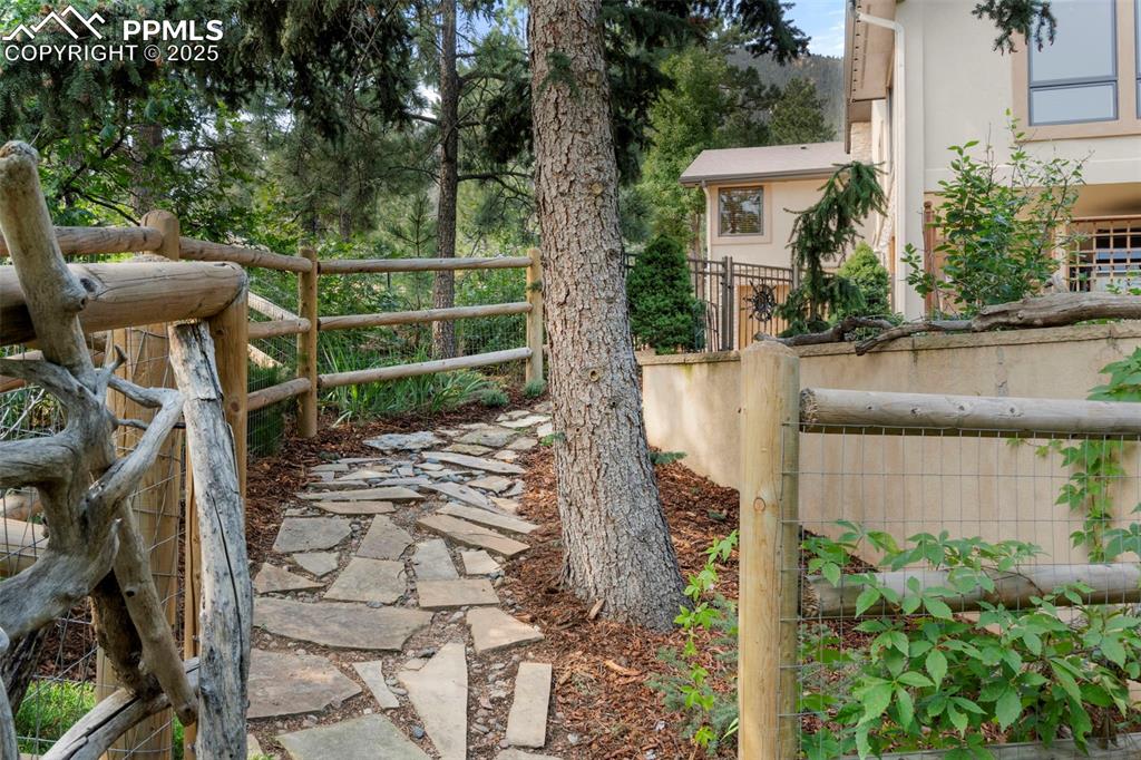 40 Upland Road Colorado Springs, CO 80906 - Photo 37 of 46 a view of a yard in front of house
