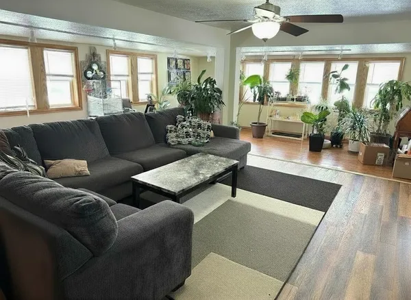 $190,000 | N4915 State Street, Leopolis, WI 54948