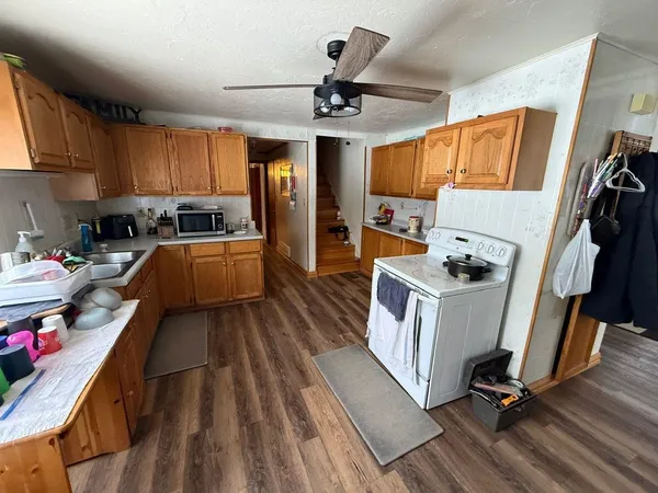 $190,000 | N4915 State Street, Leopolis, WI 54948