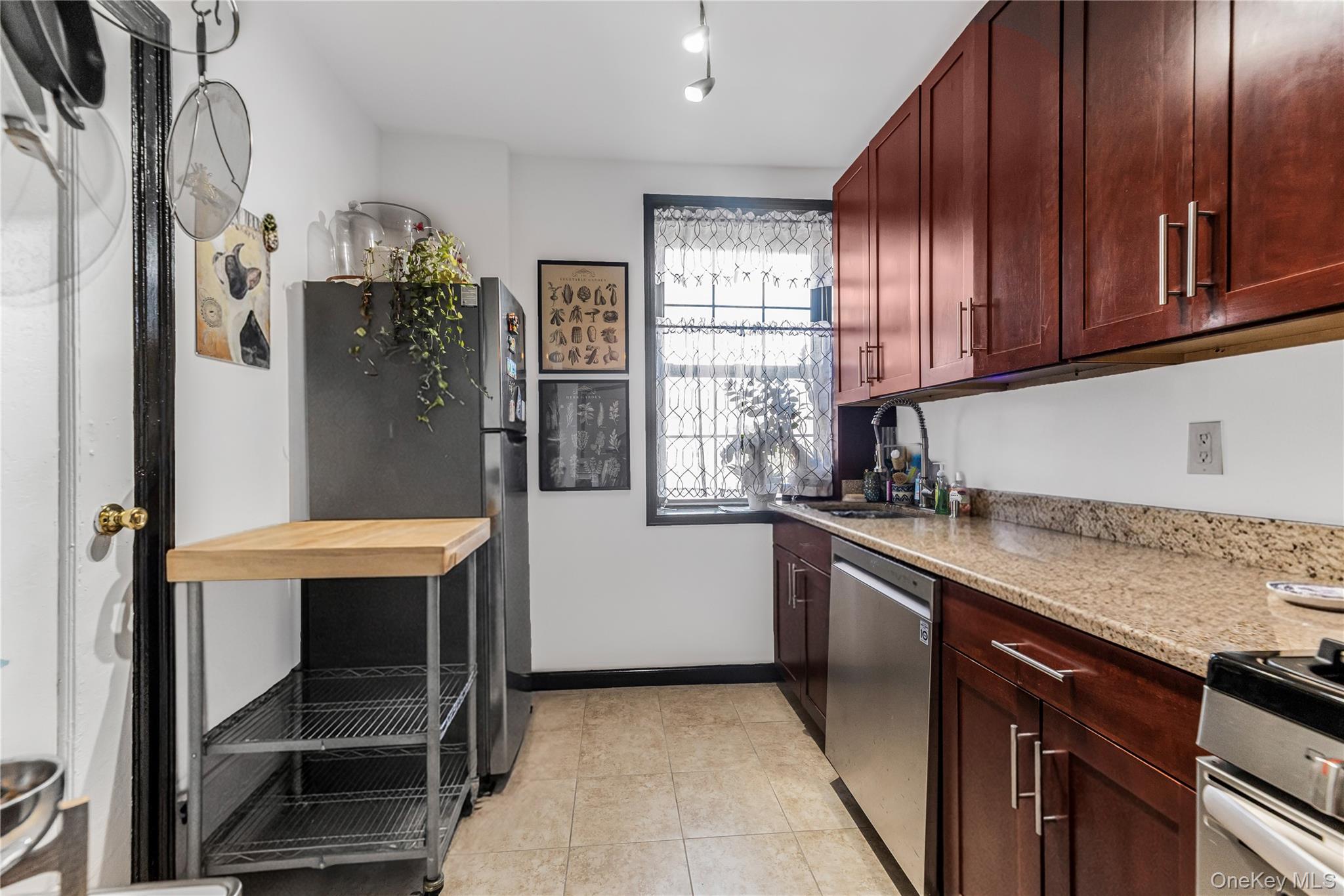 808 Bronx River Road, Unit 6C Bronxville, NY 10708 - Photo 8 of 17 Kitchen