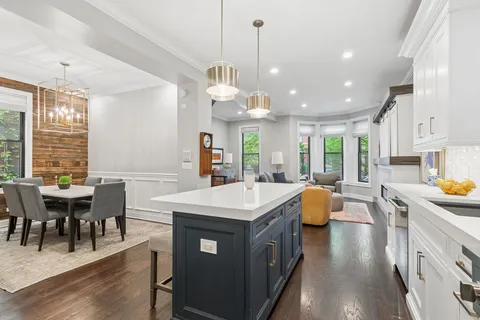 $1,995,000 | 3139 North Clifton Avenue, Chicago, IL 60657