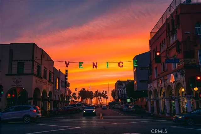 $2,695,000 | 2403 Louella Avenue, Venice, CA 90291