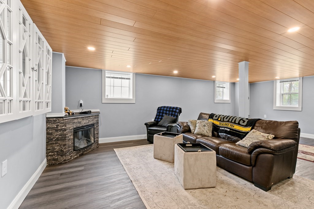 55 Dufton Road Andover, MA 01810 - Photo 16 of 24 Gallery Image 16