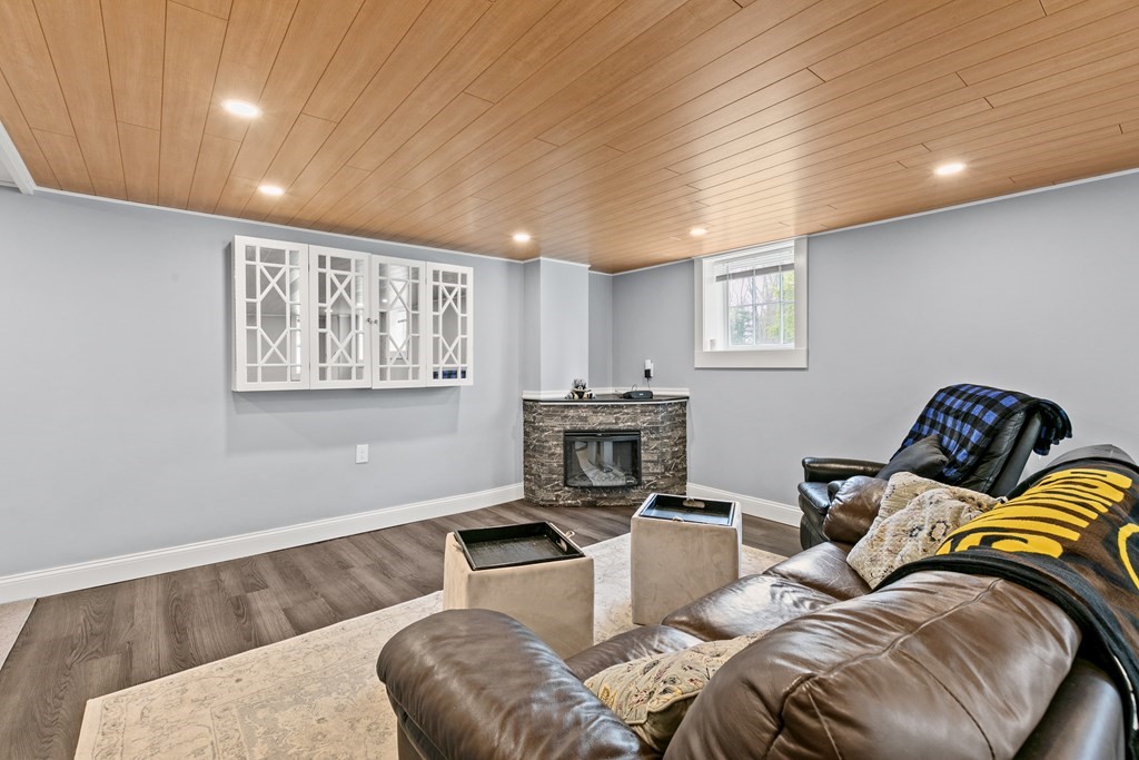 55 Dufton Road Andover, MA 01810 - Photo 17 of 24 Gallery Image 17