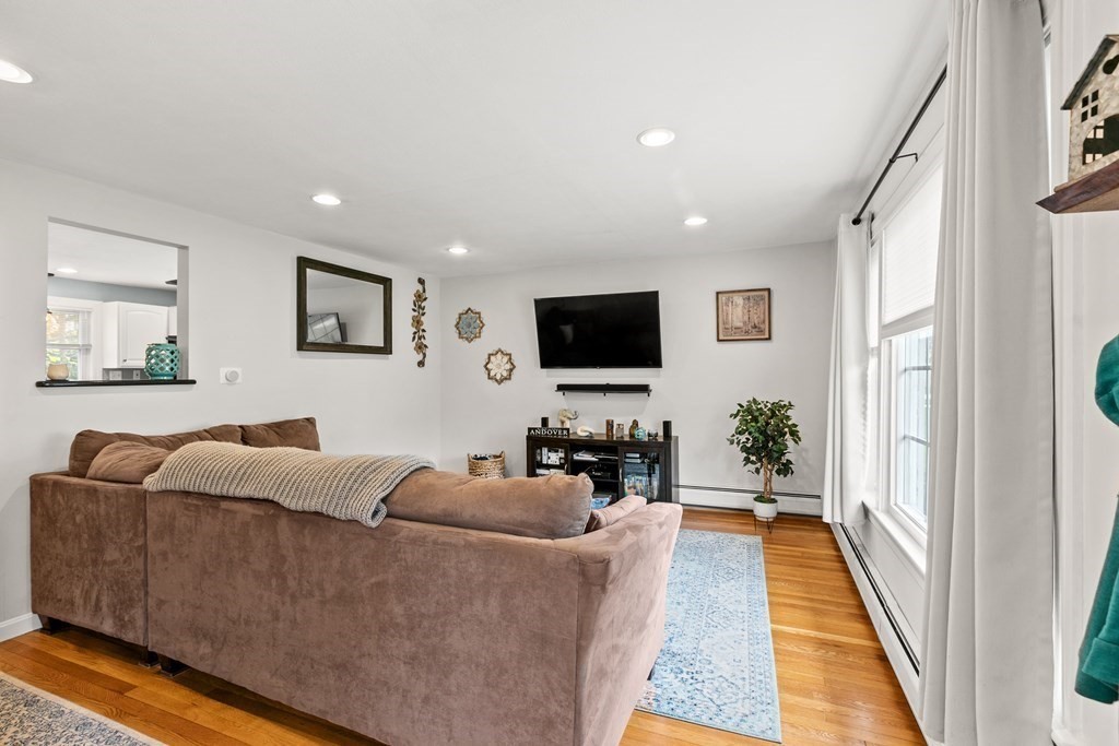 55 Dufton Road Andover, MA 01810 - Photo 5 of 24 Gallery Image 5