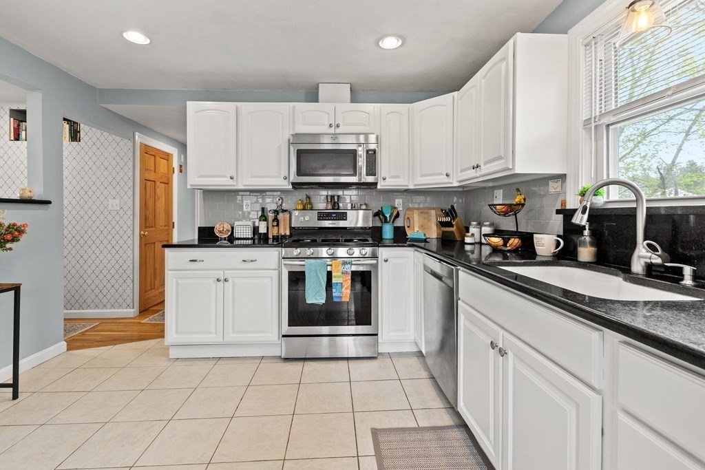 55 Dufton Road Andover, MA 01810 - Photo 7 of 24 Gallery Image 7