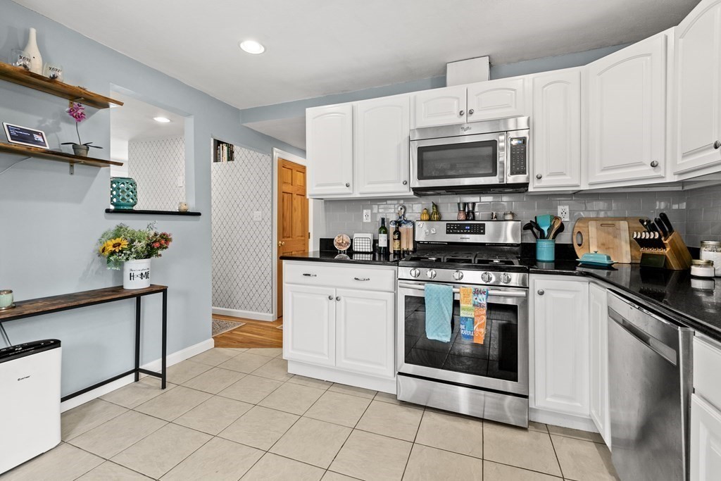 55 Dufton Road Andover, MA 01810 - Photo 9 of 24 Gallery Image 9