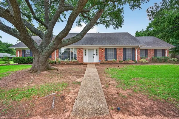 $324,500 | 7501 Camelback Drive, Shreveport, LA 71105