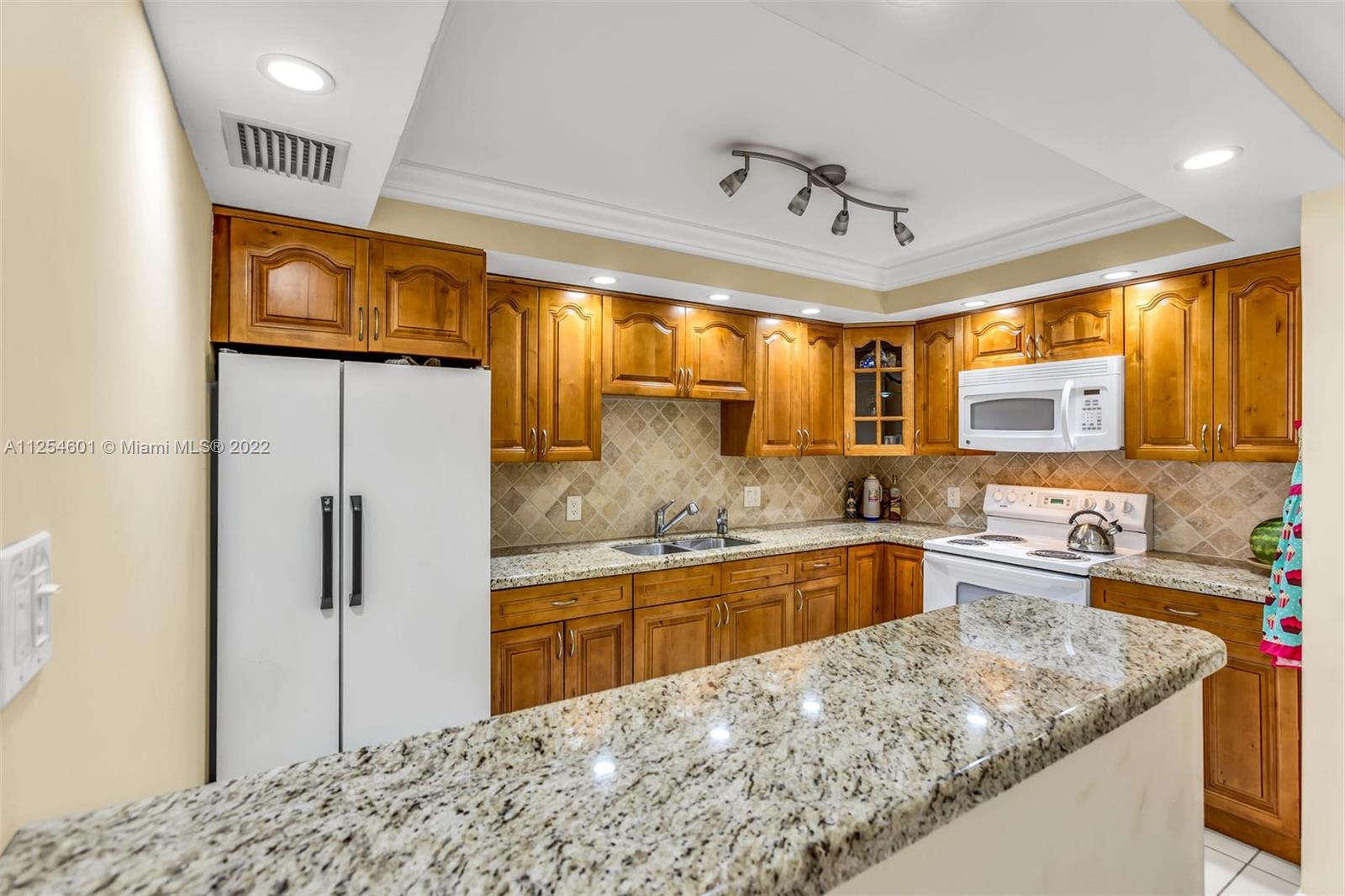 150 Southeast 25th Road, Unit 5D Miami, FL 33129 - Photo 5 of 22 Gallery Image 5