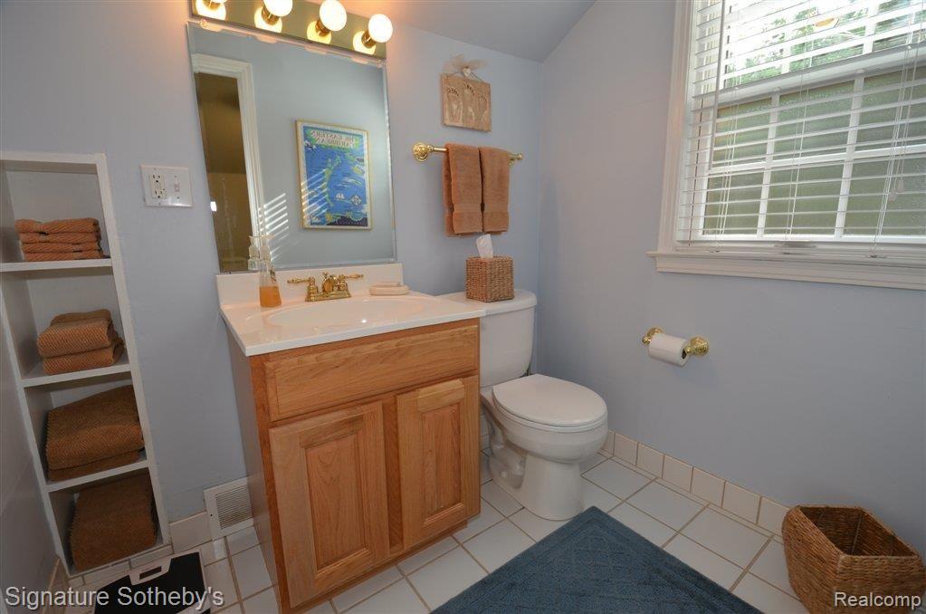 2929 Bembridge Road Royal Oak, MI 48073 - Photo 15 of 24 DSC_0646.JPG