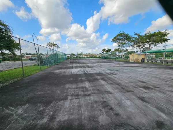 $115,500 | 6700 Royal Palm Boulevard, Unit 112, Margate, FL 33063