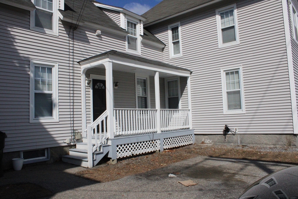 644 Pine Street Manchester, NH 03104 - Photo 3 of 32