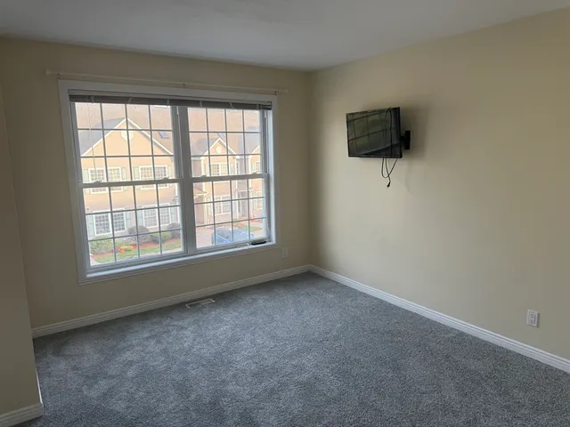 $2,600 | 8 Intervale Court, Unit B, Hudson, NH 03051