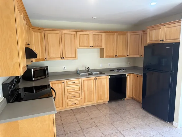 $2,600 | 8 Intervale Court, Unit B, Hudson, NH 03051