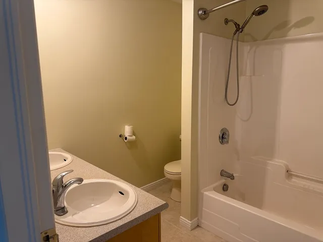 $2,600 | 8 Intervale Court, Unit B, Hudson, NH 03051