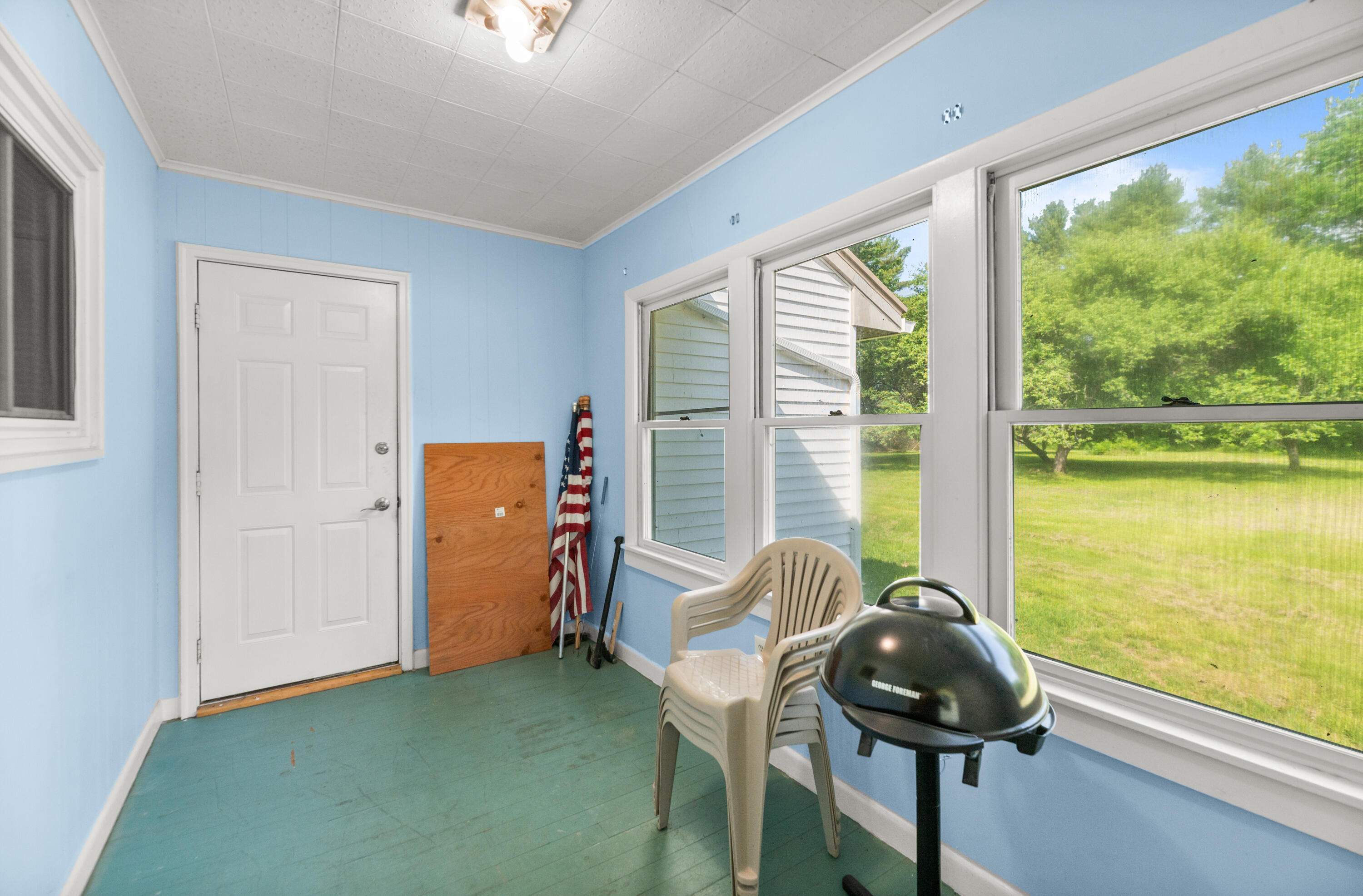 28 North Main Street Burnham, ME 04922 - Photo 13 of 39 Mudroom / Sun Porch