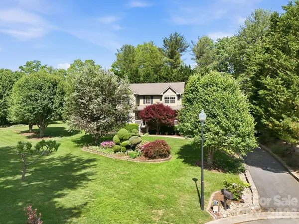 $750,000 | 306 Woodview Court, Fletcher, NC 28732