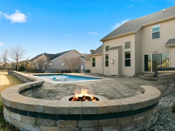 $580,000 | 2706 Piney Run, Bloomington, IL 61705