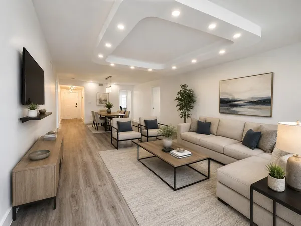 $393,700 | 3930 Oaks Clubhouse Drive, Unit 303, Pompano Beach, FL 33069