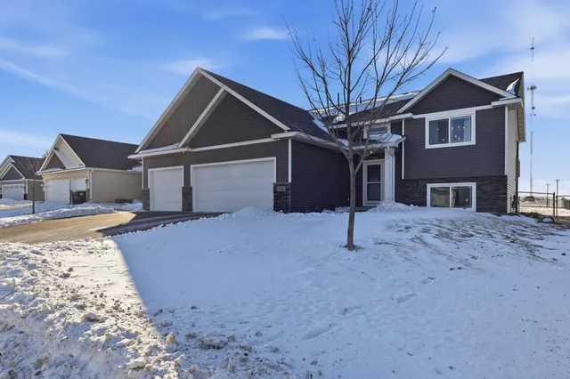 $449,900 | 276 Tower Avenue, Dundas, MN 55019