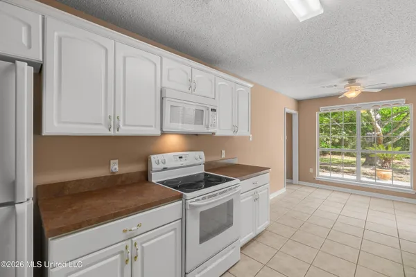 $300,000 | 107 Brentwood Drive, Picayune, MS 39466