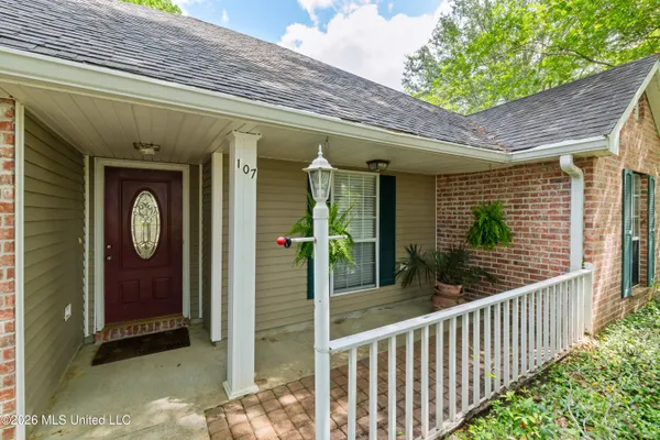 $300,000 | 107 Brentwood Drive, Picayune, MS 39466